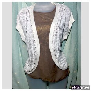 🛍5/20 Bandolino white shrug cardigan sz M